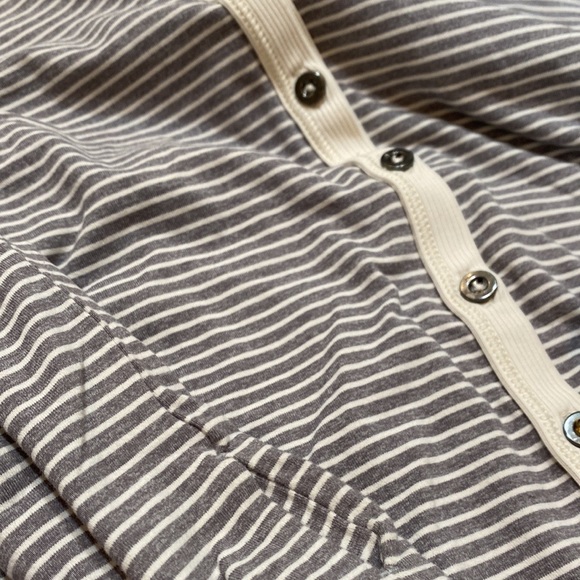 Lululemon Awesoma gray Striped Henley 6 - Picture 4 of 9